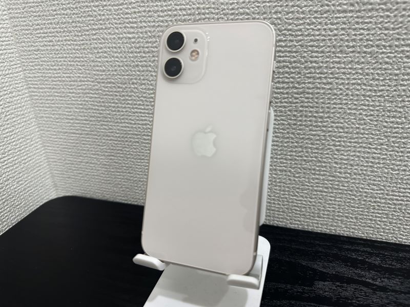 爆買い低価iPhone12 mini ホワイト 128GB SIMロック解除済 スマートフォン本体